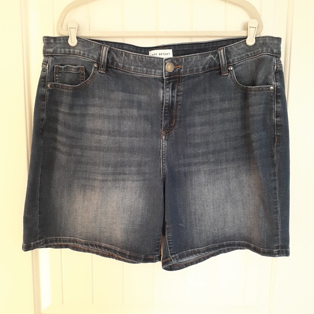 Lane Bryant Signature Fit Boyfriend Denim Midi-Rise Short Dark Wash Blue Size 18